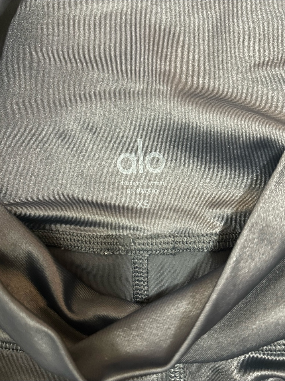 Alo Metallic Leggings - Picture 4 of 4